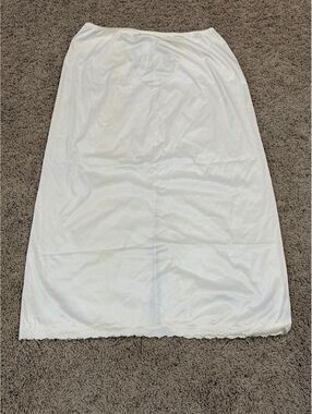 Van Raalte Vintage White Nylon Half Slip Large